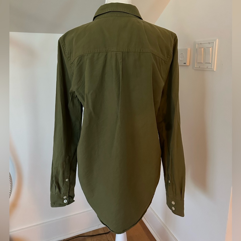 J Crew boy fit button up in army green size M - Picture 4 of 4